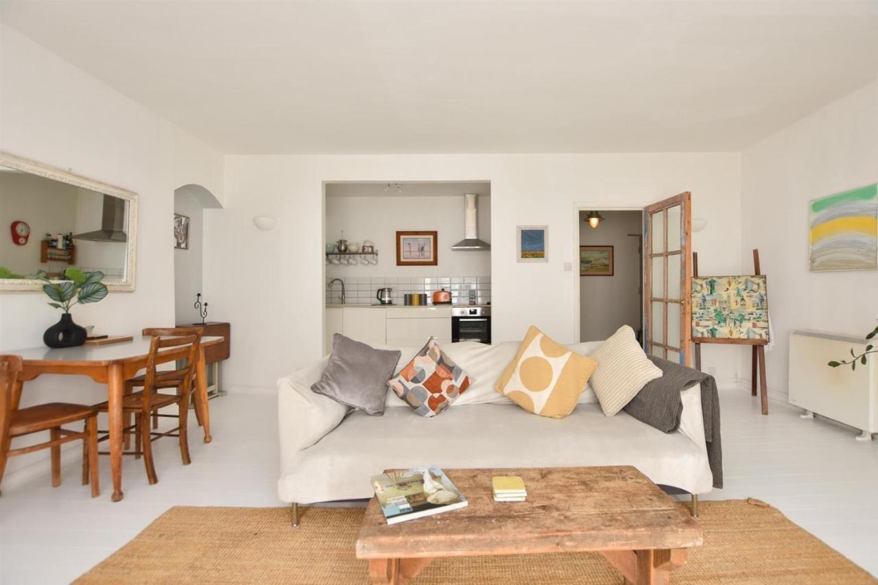 Appartamento Stunning 2 Bed With Sea View In Hastings Old Town Esterno foto